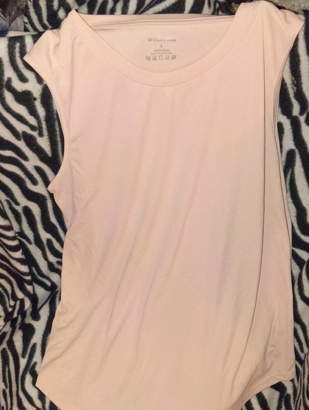 Women's Sleeveless Scoop Neck Tank Top in Light Pink